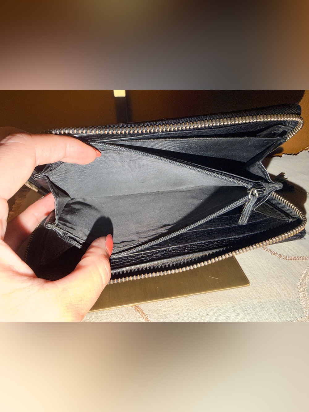 Gucci Soho Black Pebbled Leather Embossed Logo Wallet - Picture 6 of 6